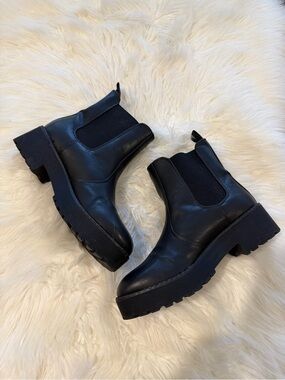 Dirty Laundry Black Chunky Chelsea Platform Booties
